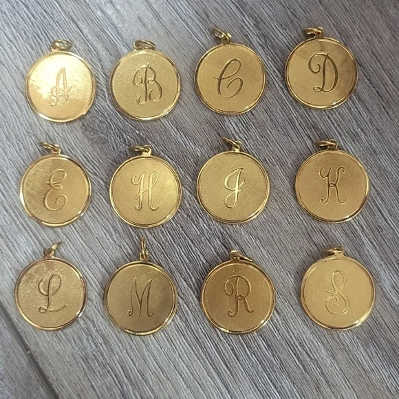Moon & Lola Medium Dalton Gold Toned Initial Pendant B C D E H J K L R - Picture 3 of 9